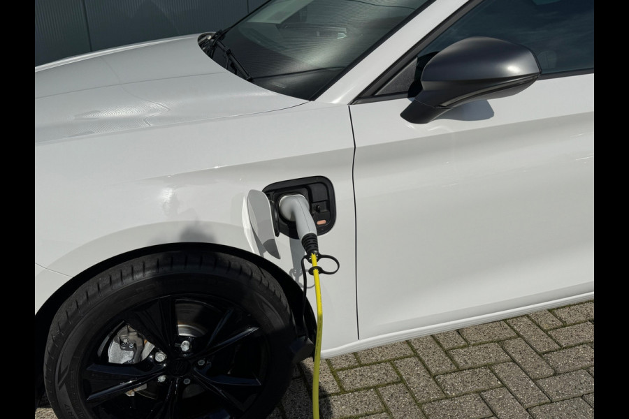 Seat Leon 1.4 TSI eHybrid PHEV FR * CarPlay * Lane Assist * Parkeersensoren * Virtual Cockpit *