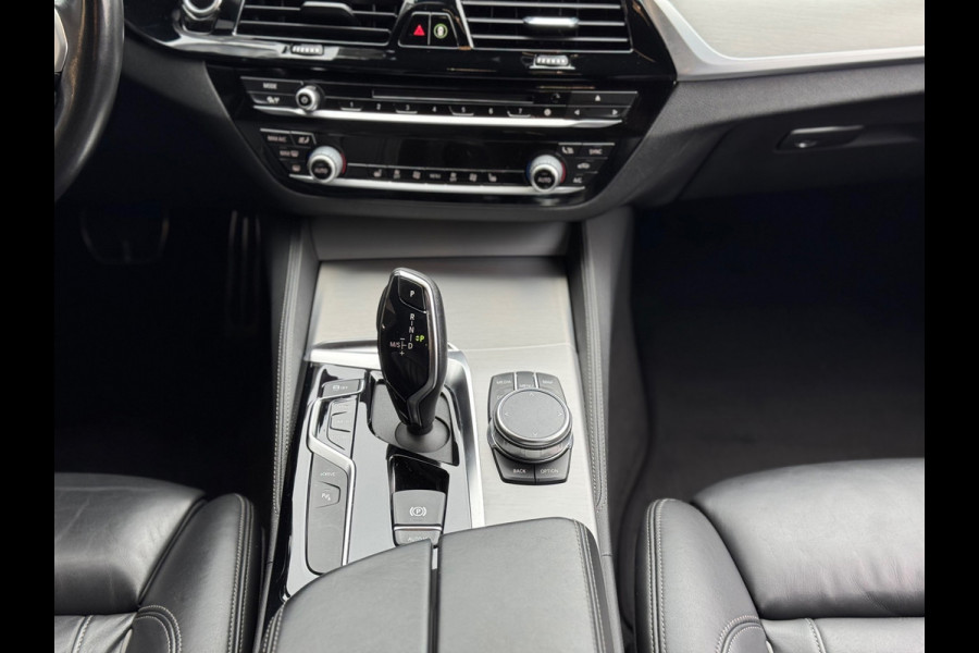 BMW 5 Serie 530e M-Pakket 2019 NAVI LEDER CAMERA LM NAP!
