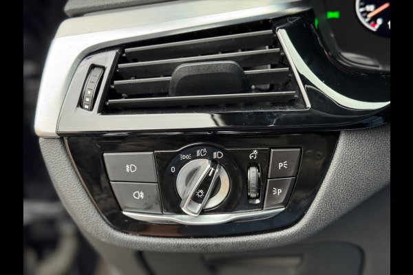 BMW 5 Serie 530e M-Pakket 2019 NAVI LEDER CAMERA LM NAP!
