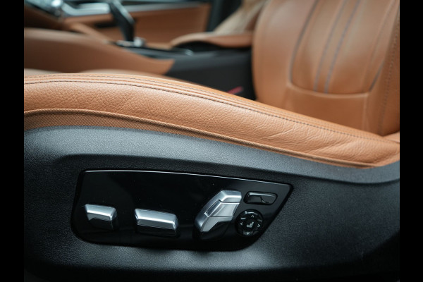BMW 5 Serie Touring 530e Luxury Line PHEV 293pk Dealer O.H | Trekhaak Af Fabriek | Camera | Comfortstoelen Memory & Verwarmd | Cruise Control | Apple Carplay | Navigatie | Virtual | DAB | 18" L.M | BMW LED |  Plug In Hybrid