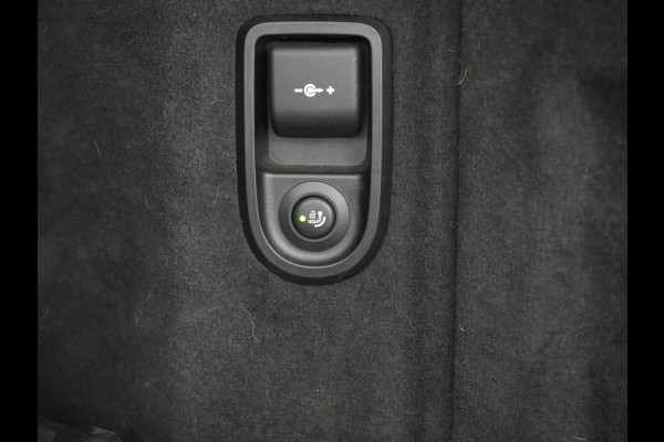 BMW 5 Serie Touring 530e Luxury Line PHEV 293pk Dealer O.H | Trekhaak Af Fabriek | Camera | Comfortstoelen Memory & Verwarmd | Cruise Control | Apple Carplay | Navigatie | Virtual | DAB | 18" L.M | BMW LED |  Plug In Hybrid