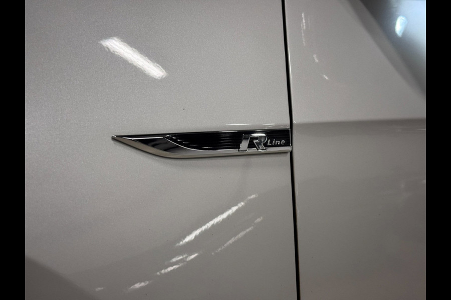 Volkswagen Golf 1.5 TSI R-LINE NAP | PANO | VIRTUAL | LED | KEYLESS | VOL!