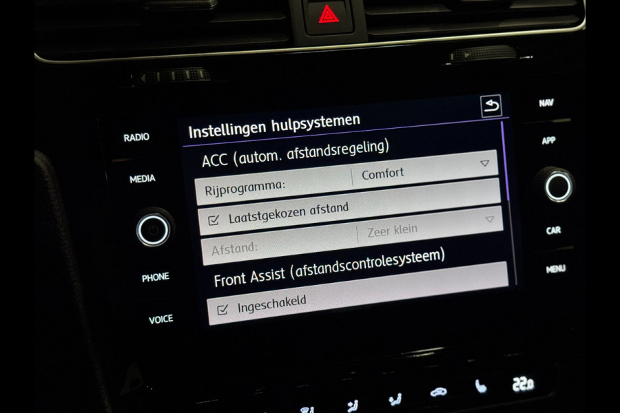 Volkswagen Golf 1.5 TSI R-LINE NAP | PANO | VIRTUAL | LED | KEYLESS | VOL!