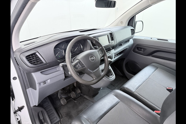Opel Vivaro 2.0D 123pk L2H1 3-Pers. EURO6 Navi Apple Carplay Android Mirror Link Airco Cruise Control Regen-Lichtsensor Bluetooth Edition Schuifdeur Betonplex Vloer Lat om Lat betimmering Achterdeuren Origineel Nederlandse Auto