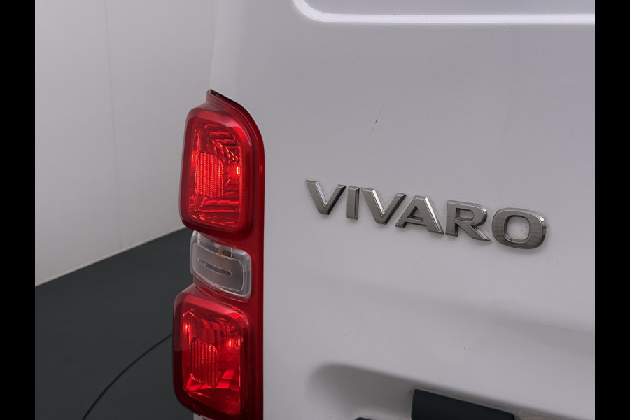 Opel Vivaro 2.0D 123pk L2H1 3-Pers. EURO6 Navi Apple Carplay Android Mirror Link Airco Cruise Control Regen-Lichtsensor Bluetooth Edition Schuifdeur Betonplex Vloer Lat om Lat betimmering Achterdeuren Origineel Nederlandse Auto