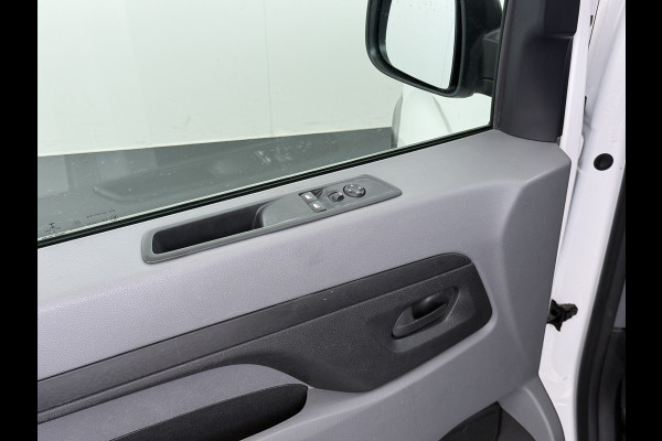 Opel Vivaro 2.0D 123pk L2H1 3-Pers. EURO6 Navi Apple Carplay Android Mirror Link Airco Cruise Control Regen-Lichtsensor Bluetooth Edition Schuifdeur Betonplex Vloer Lat om Lat betimmering Achterdeuren Origineel Nederlandse Auto
