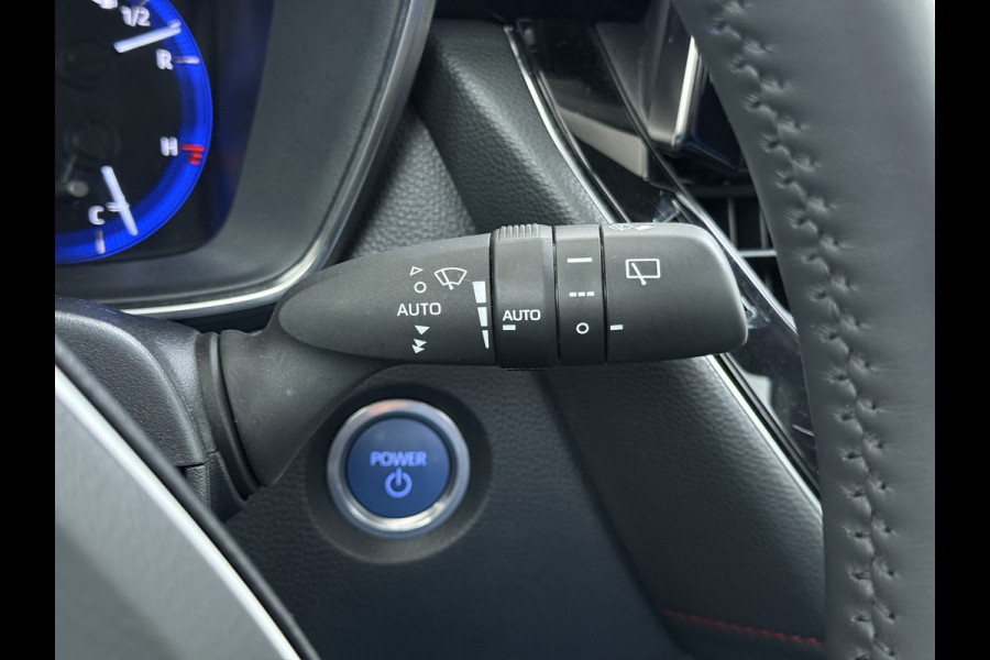Toyota Corolla 2.0I 184 PK Hybride AUT. Trekhaak Pano-Dak Camera Adaptive-Cruise Apple Carplay Android Stoel+Stuurverwarming Navi* Ecc JBL®-Aud Led Privacy Glas Lane Assist Regen-Lichtsensor Keyless Voorruit Verwarmbaar Dodehoekdetectie Zeer compleet!