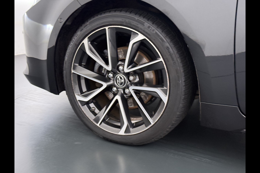 Toyota Corolla 2.0I 184 PK Hybride AUT. Trekhaak Pano-Dak Camera Adaptive-Cruise Apple Carplay Android Stoel+Stuurverwarming Navi* Ecc JBL®-Aud Led Privacy Glas Lane Assist Regen-Lichtsensor Keyless Voorruit Verwarmbaar Dodehoekdetectie Zeer compleet!