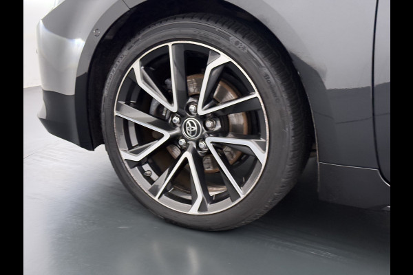 Toyota Corolla 2.0I 184 PK Hybride AUT. Trekhaak Pano-Dak Camera Adaptive-Cruise Apple Carplay Android Stoel+Stuurverwarming Navi* Ecc JBL®-Aud Led Privacy Glas Lane Assist Regen-Lichtsensor Keyless Voorruit Verwarmbaar Dodehoekdetectie Zeer compleet!