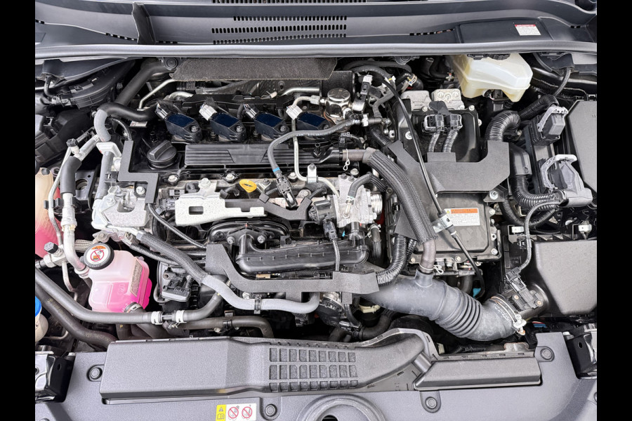 Toyota Corolla 2.0I 184 PK Hybride AUT. Trekhaak Pano-Dak Camera Adaptive-Cruise Apple Carplay Android Stoel+Stuurverwarming Navi* Ecc JBL®-Aud Led Privacy Glas Lane Assist Regen-Lichtsensor Keyless Voorruit Verwarmbaar Dodehoekdetectie Zeer compleet!