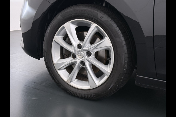 Opel Corsa 1.2T 101PK Navi PDC-a+v 360°Camera Airco Apple Carplay Android 1/2 LeerCruise Control Pdc Elegance Distributie bij 91.000km vervangen! Lane Assist Isofix Led Regen-Lichtsensor Lmv Chroompakket 1e Eigenaar Origineel Nederlandse Auto Incl. volledige onderhoudshistorie € 22.000 nieuw