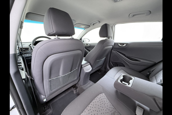 Hyundai IONIQ EV SOH 99,5% Navi Ecc Adap.Cruise Camera Comfort Android Auto Apple Carplay Infinity®-Hifi Isofix Bluetooth DAB VESS Lane Assist Regen-Licht sensor Origineel Nederlandse Auto Laatste Grote beurt bij 124.230km uitgev.
