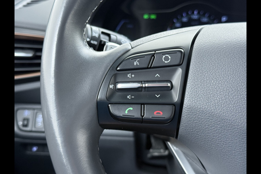 Hyundai IONIQ EV SOH 99,5% Navi Ecc Adap.Cruise Camera Comfort Android Auto Apple Carplay Infinity®-Hifi Isofix Bluetooth DAB VESS Lane Assist Regen-Licht sensor Origineel Nederlandse Auto Laatste Grote beurt bij 124.230km uitgev.