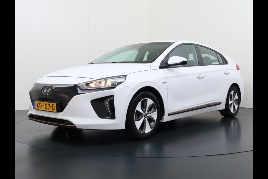 Hyundai IONIQ EV SOH 99,5% Navi Ecc Adap.Cruise Camera Comfort Android Auto Apple Carplay Infinity®-Hifi Isofix Bluetooth DAB VESS Lane Assist Regen-Licht sensor Origineel Nederlandse Auto Laatste Grote beurt bij 124.230km uitgev.