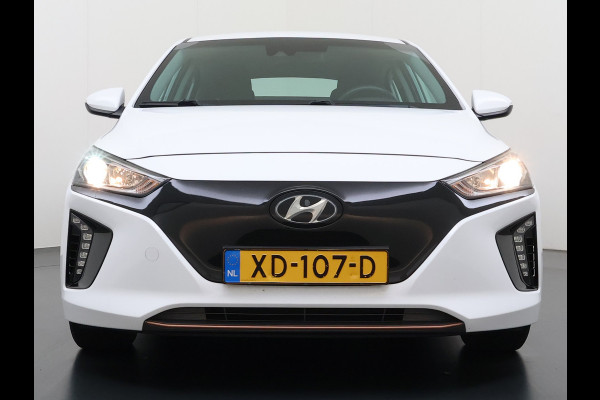 Hyundai IONIQ EV SOH 99,5% Navi Ecc Adap.Cruise Camera Comfort Android Auto Apple Carplay Infinity®-Hifi Isofix Bluetooth DAB VESS Lane Assist Regen-Licht sensor Origineel Nederlandse Auto Laatste Grote beurt bij 124.230km uitgev.