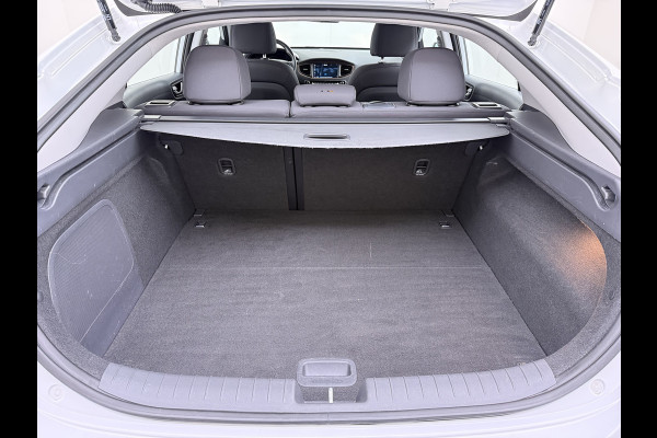 Hyundai IONIQ EV SOH 99,5% Navi Ecc Adap.Cruise Camera Comfort Android Auto Apple Carplay Infinity®-Hifi Isofix Bluetooth DAB VESS Lane Assist Regen-Licht sensor Origineel Nederlandse Auto Laatste Grote beurt bij 124.230km uitgev.