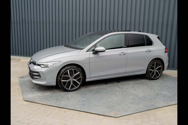 Volkswagen Golf 1.5 eTSI 50 Edition | Panodak | Trekhaak wegkl. | Stoelgeheugen | Head Up | IQ Light | Prijs Rijklaar!!