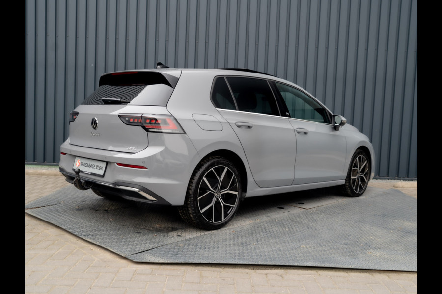 Volkswagen Golf 1.5 eTSI 50 Edition | Panodak | Trekhaak wegkl. | Stoelgeheugen | Head Up | IQ Light | Prijs Rijklaar!!