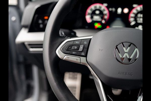 Volkswagen Golf 1.5 eTSI 50 Edition | Panodak | Trekhaak wegkl. | Stoelgeheugen | Head Up | IQ Light | Prijs Rijklaar!!