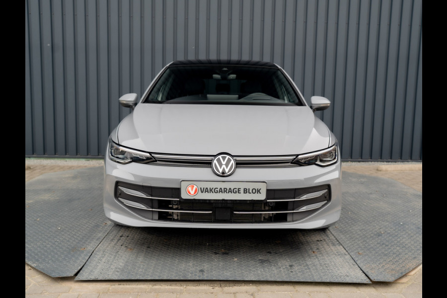 Volkswagen Golf 1.5 eTSI 50 Edition | Panodak | Trekhaak wegkl. | Stoelgeheugen | Head Up | IQ Light | Prijs Rijklaar!!