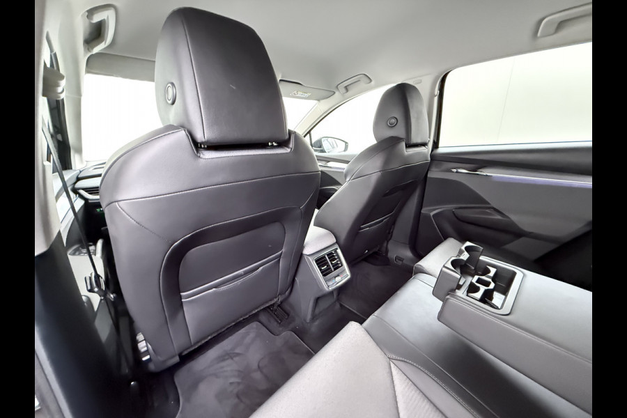 Škoda ENYAQ iV 80 SOH 92% Trekhaak Lmv 21" Stoel+Stuurverwarming Matrix Led Camera Apple Carplay Android Auto Navi Ecc Cruise Control Pdc Draadloze telefoonlader Keyless Advanced Privacy Glas Led Isofix DAB Comfort+Klimaat+Licht Pakket 1.000KG Trekgewicht 1e Eigenaar Origineel Nederlandse Auto 1.000kg trekvermogen € 54.000 nieuw