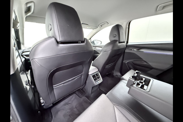 Škoda ENYAQ iV 80 SOH 92% Trekhaak Lmv 21" Stoel+Stuurverwarming Matrix Led Camera Apple Carplay Android Auto Navi Ecc Cruise Control Pdc Draadloze telefoonlader Keyless Advanced Privacy Glas Led Isofix DAB Comfort+Klimaat+Licht Pakket 1.000KG Trekgewicht 1e Eigenaar Origineel Nederlandse Auto 1.000kg trekvermogen € 54.000 nieuw