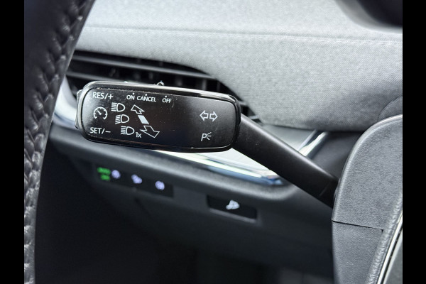 Škoda ENYAQ iV 80 SOH 92% Trekhaak Lmv 21" Stoel+Stuurverwarming Matrix Led Camera Apple Carplay Android Auto Navi Ecc Cruise Control Pdc Draadloze telefoonlader Keyless Advanced Privacy Glas Led Isofix DAB Comfort+Klimaat+Licht Pakket 1.000KG Trekgewicht 1e Eigenaar Origineel Nederlandse Auto 1.000kg trekvermogen € 54.000 nieuw