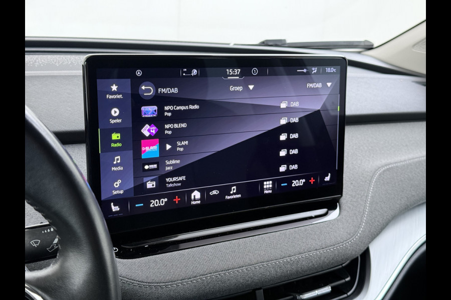 Škoda ENYAQ iV 80 SOH 92% Trekhaak Lmv 21" Stoel+Stuurverwarming Matrix Led Camera Apple Carplay Android Auto Navi Ecc Cruise Control Pdc Draadloze telefoonlader Keyless Advanced Privacy Glas Led Isofix DAB Comfort+Klimaat+Licht Pakket 1.000KG Trekgewicht 1e Eigenaar Origineel Nederlandse Auto 1.000kg trekvermogen € 54.000 nieuw