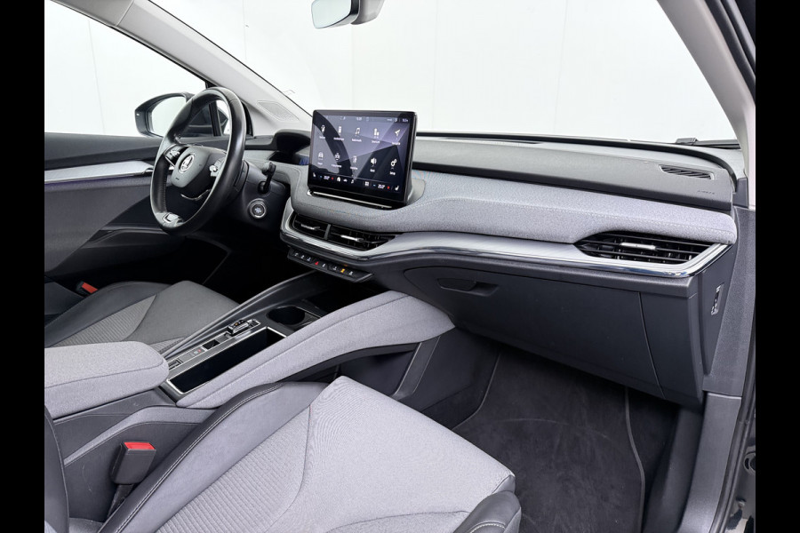Škoda ENYAQ iV 80 SOH 92% Trekhaak Lmv 21" Stoel+Stuurverwarming Matrix Led Camera Apple Carplay Android Auto Navi Ecc Cruise Control Pdc Draadloze telefoonlader Keyless Advanced Privacy Glas Led Isofix DAB Comfort+Klimaat+Licht Pakket 1.000KG Trekgewicht 1e Eigenaar Origineel Nederlandse Auto 1.000kg trekvermogen € 54.000 nieuw