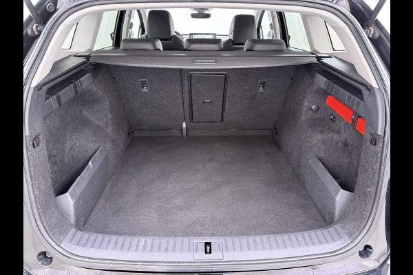 Škoda ENYAQ iV 80 SOH 92% Trekhaak Lmv 21" Stoel+Stuurverwarming Matrix Led Camera Apple Carplay Android Auto Navi Ecc Cruise Control Pdc Draadloze telefoonlader Keyless Advanced Privacy Glas Led Isofix DAB Comfort+Klimaat+Licht Pakket 1.000KG Trekgewicht 1e Eigenaar Origineel Nederlandse Auto 1.000kg trekvermogen € 54.000 nieuw