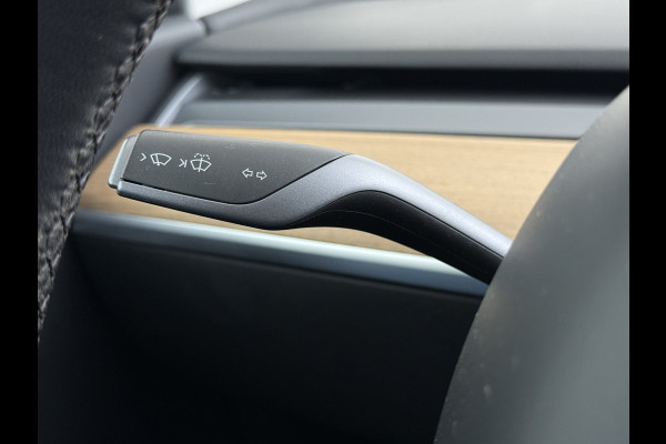 Tesla Model 3 SR+ 325PK Trekhaak LFP-Accu AutoPilot Leer Pano-Dak Adaptive Cruise Lmv 18" Camera's Elektr.-Stuur+Stoelen+Spiegels+Geheugen+Eas SOH 92% Ecc Navi Led DAB Voorverwarmen interieur via App Keyless One-Pedal-Drive 1.000KG Trekgewicht 1e Eigenaar Origineel Nederlandse Auto Fabrieksgarantie op Accu en Motor tot 14-12-2028/160.000km