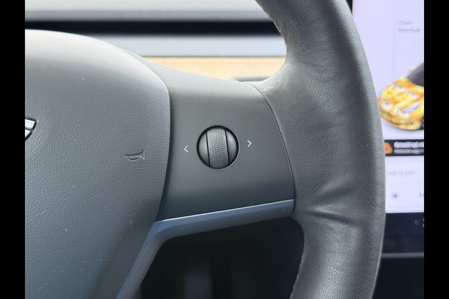 Tesla Model 3 SR+ 325PK Trekhaak LFP-Accu AutoPilot Leer Pano-Dak Adaptive Cruise Lmv 18" Camera's Elektr.-Stuur+Stoelen+Spiegels+Geheugen+Eas SOH 92% Ecc Navi Led DAB Voorverwarmen interieur via App Keyless One-Pedal-Drive 1.000KG Trekgewicht 1e Eigenaar Origineel Nederlandse Auto Fabrieksgarantie op Accu en Motor tot 14-12-2028/160.000km