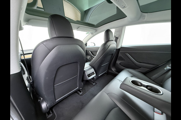 Tesla Model 3 SR+ 325PK Trekhaak LFP-Accu AutoPilot Leer Pano-Dak Adaptive Cruise Lmv 18" Camera's Elektr.-Stuur+Stoelen+Spiegels+Geheugen+Eas SOH 92% Ecc Navi Led DAB Voorverwarmen interieur via App Keyless One-Pedal-Drive 1.000KG Trekgewicht 1e Eigenaar Origineel Nederlandse Auto Fabrieksgarantie op Accu en Motor tot 14-12-2028/160.000km