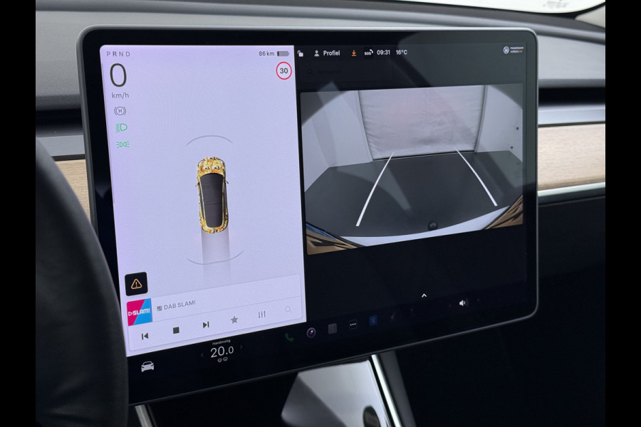 Tesla Model 3 SR+ 325PK Trekhaak LFP-Accu AutoPilot Leer Pano-Dak Adaptive Cruise Lmv 18" Camera's Elektr.-Stuur+Stoelen+Spiegels+Geheugen+Eas SOH 92% Ecc Navi Led DAB Voorverwarmen interieur via App Keyless One-Pedal-Drive 1.000KG Trekgewicht 1e Eigenaar Origineel Nederlandse Auto Fabrieksgarantie op Accu en Motor tot 14-12-2028/160.000km
