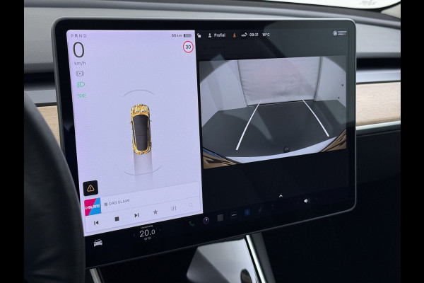Tesla Model 3 SR+ 325PK Trekhaak LFP-Accu AutoPilot Leer Pano-Dak Adaptive Cruise Lmv 18" Camera's Elektr.-Stuur+Stoelen+Spiegels+Geheugen+Eas SOH 92% Ecc Navi Led DAB Voorverwarmen interieur via App Keyless One-Pedal-Drive 1.000KG Trekgewicht 1e Eigenaar Origineel Nederlandse Auto Fabrieksgarantie op Accu en Motor tot 14-12-2028/160.000km