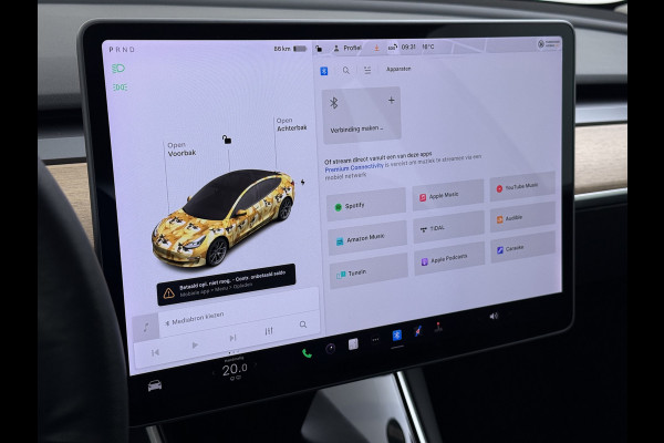 Tesla Model 3 SR+ 325PK Trekhaak LFP-Accu AutoPilot Leer Pano-Dak Adaptive Cruise Lmv 18" Camera's Elektr.-Stuur+Stoelen+Spiegels+Geheugen+Eas SOH 92% Ecc Navi Led DAB Voorverwarmen interieur via App Keyless One-Pedal-Drive 1.000KG Trekgewicht 1e Eigenaar Origineel Nederlandse Auto Fabrieksgarantie op Accu en Motor tot 14-12-2028/160.000km