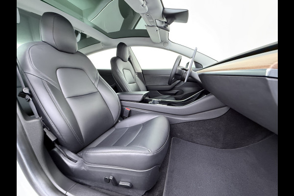 Tesla Model 3 SR+ 325PK Trekhaak LFP-Accu AutoPilot Leer Pano-Dak Adaptive Cruise Lmv 18" Camera's Elektr.-Stuur+Stoelen+Spiegels+Geheugen+Eas SOH 92% Ecc Navi Led DAB Voorverwarmen interieur via App Keyless One-Pedal-Drive 1.000KG Trekgewicht 1e Eigenaar Origineel Nederlandse Auto Fabrieksgarantie op Accu en Motor tot 14-12-2028/160.000km