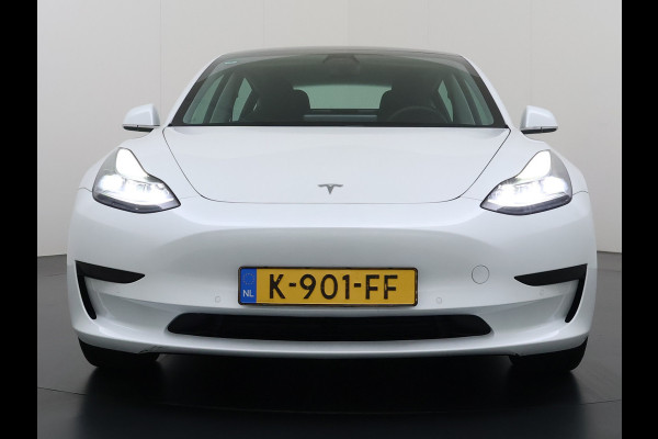 Tesla Model 3 SR+ 325PK Trekhaak LFP-Accu AutoPilot Leer Pano-Dak Adaptive Cruise Lmv 18" Camera's Elektr.-Stuur+Stoelen+Spiegels+Geheugen+Eas SOH 92% Ecc Navi Led DAB Voorverwarmen interieur via App Keyless One-Pedal-Drive 1.000KG Trekgewicht 1e Eigenaar Origineel Nederlandse Auto Fabrieksgarantie op Accu en Motor tot 14-12-2028/160.000km