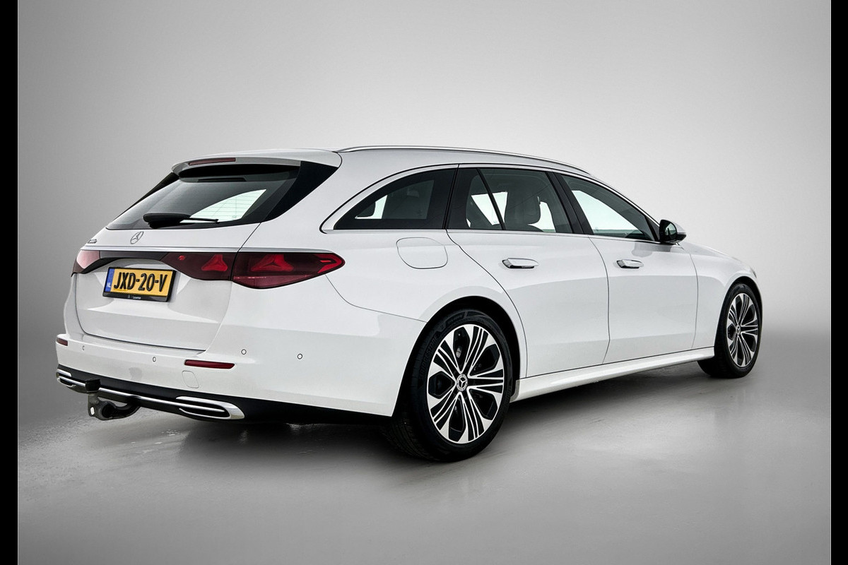 Mercedes-Benz E-Klasse Estate 300 e Luxury Line Plug-In Hybride Trekhaak | Rijassistentiepakket plus | Parkeerpakket met 360°-camera | Distronic | Sfeerverlichting. MB-paasweekend