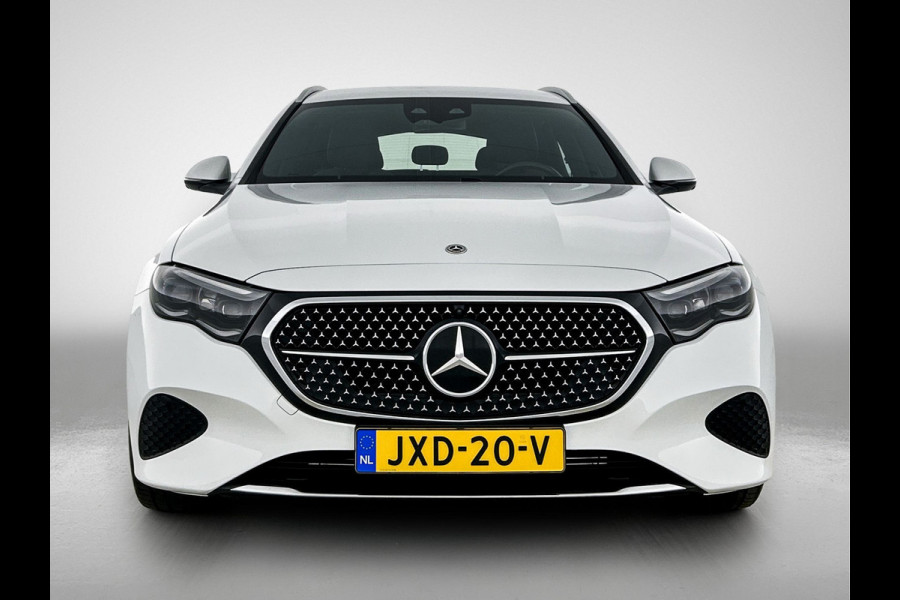 Mercedes-Benz E-Klasse Estate 300 e Luxury Line Plug-In Hybride Trekhaak | Rijassistentiepakket plus | Parkeerpakket met 360°-camera | Distronic | Sfeerverlichting. Inclusief 24 maanden Mercedes-Benz Certified garantie voor Europa.