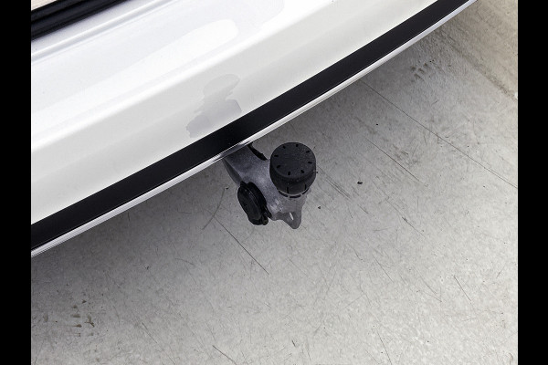 Mercedes-Benz E-Klasse Estate 300 e Luxury Line Plug-In Hybride Trekhaak | Rijassistentiepakket plus | Parkeerpakket met 360°-camera | Distronic | Sfeerverlichting. Inclusief 24 maanden Mercedes-Benz Certified garantie voor Europa.