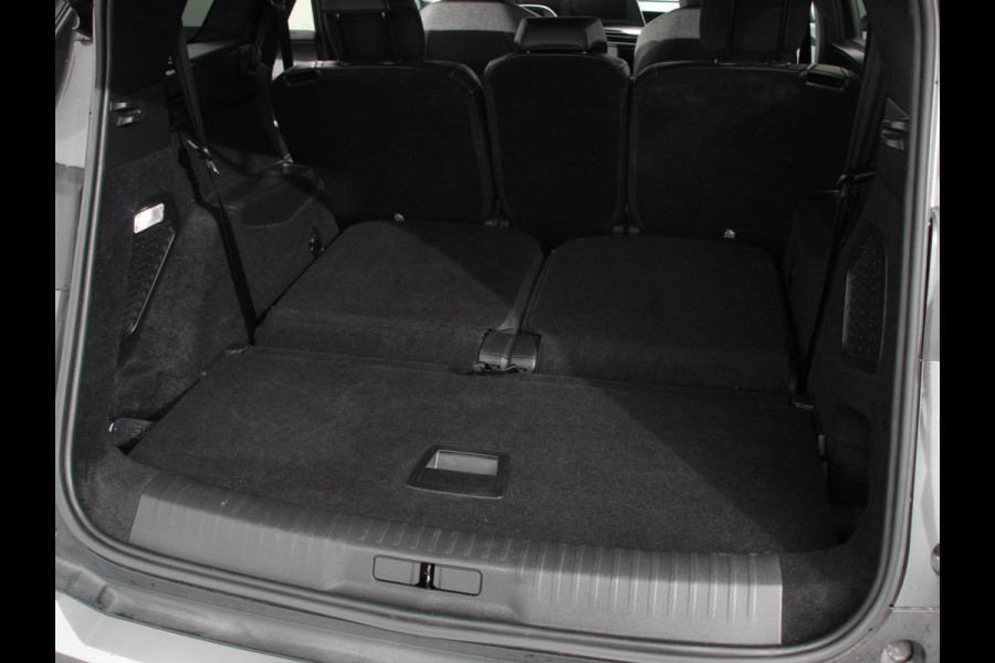 Peugeot 5008 1.2 Hybrid 145pk Automaat Allure 7p | DEMO ! | Navigatie | Apple Carplay/Android Auto | Camera | Climate control | Dab | Led | Keyless start | Lichtmetalen Velgen | Parkeer sensoren