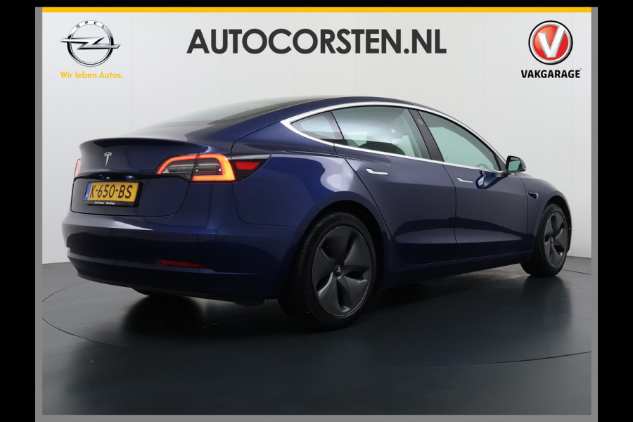 Tesla Model 3 SR+ 325PK LFP-Accu AutoPilot Leer Pano-Dak Adaptive Cruise Lmv 18" Camera's Elektr.-Stuur+Stoelen+Spiegels+Geheugen+Easy-Entry+V SOH 90% Ecc Navi Led DAB Voorverwarmen interieur via App Keyless One-Pedal-Drive Origineel Nederlandse Auto Slechts 26.700km!