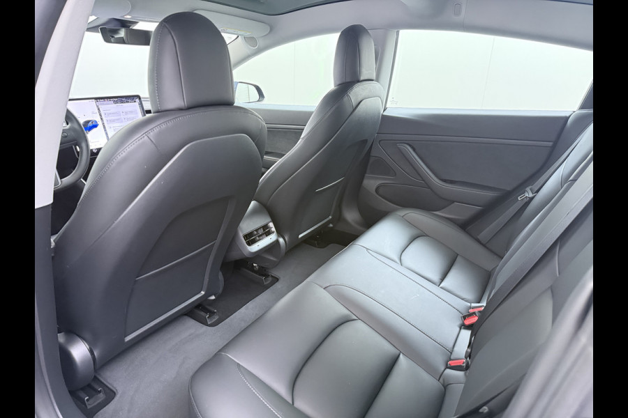Tesla Model 3 SR+ 325PK LFP-Accu AutoPilot Leer Pano-Dak Adaptive Cruise Lmv 18" Camera's Elektr.-Stuur+Stoelen+Spiegels+Geheugen+Easy-Entry+V SOH 90% Ecc Navi Led DAB Voorverwarmen interieur via App Keyless One-Pedal-Drive Origineel Nederlandse Auto Slechts 26.700km!