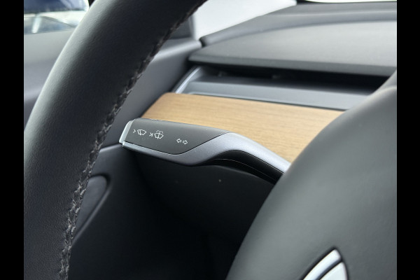 Tesla Model 3 SR+ 325PK LFP-Accu AutoPilot Leer Pano-Dak Adaptive Cruise Lmv 18" Camera's Elektr.-Stuur+Stoelen+Spiegels+Geheugen+Easy-Entry+V SOH 90% Ecc Navi Led DAB Voorverwarmen interieur via App Keyless One-Pedal-Drive Origineel Nederlandse Auto Slechts 26.700km!