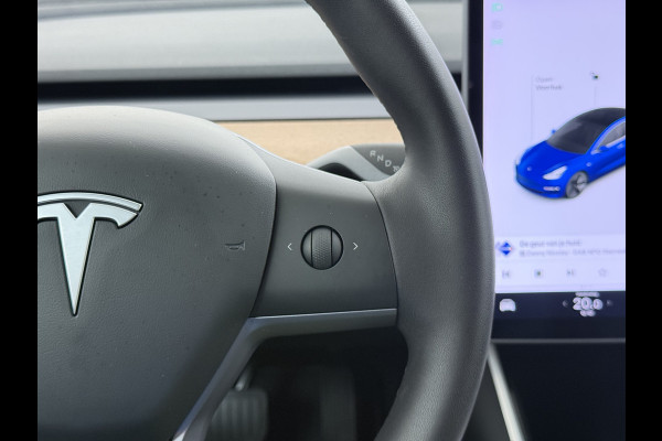 Tesla Model 3 SR+ 325PK LFP-Accu AutoPilot Leer Pano-Dak Adaptive Cruise Lmv 18" Camera's Elektr.-Stuur+Stoelen+Spiegels+Geheugen+Easy-Entry+V SOH 90% Ecc Navi Led DAB Voorverwarmen interieur via App Keyless One-Pedal-Drive Origineel Nederlandse Auto Slechts 26.700km!