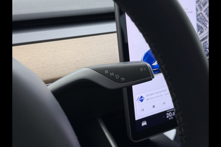 Tesla Model 3 SR+ 325PK LFP-Accu AutoPilot Leer Pano-Dak Adaptive Cruise Lmv 18" Camera's Elektr.-Stuur+Stoelen+Spiegels+Geheugen+Easy-Entry+V SOH 90% Ecc Navi Led DAB Voorverwarmen interieur via App Keyless One-Pedal-Drive Origineel Nederlandse Auto Slechts 26.700km!