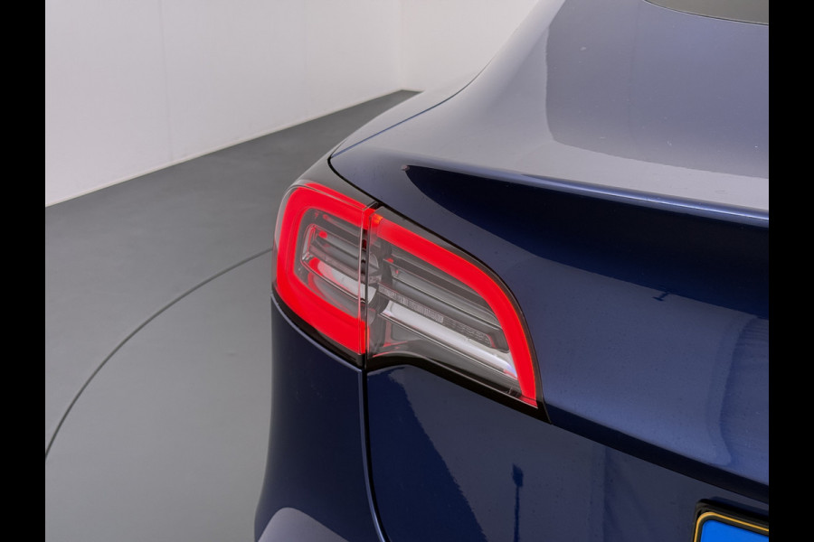 Tesla Model 3 SR+ 325PK LFP-Accu AutoPilot Leer Pano-Dak Adaptive Cruise Lmv 18" Camera's Elektr.-Stuur+Stoelen+Spiegels+Geheugen+Easy-Entry+V SOH 90% Ecc Navi Led DAB Voorverwarmen interieur via App Keyless One-Pedal-Drive Origineel Nederlandse Auto Slechts 26.700km!