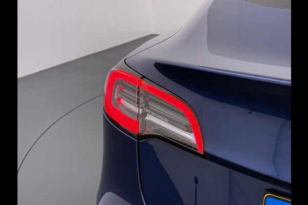 Tesla Model 3 SR+ 325PK LFP-Accu AutoPilot Leer Pano-Dak Adaptive Cruise Lmv 18" Camera's Elektr.-Stuur+Stoelen+Spiegels+Geheugen+Easy-Entry+V SOH 90% Ecc Navi Led DAB Voorverwarmen interieur via App Keyless One-Pedal-Drive Origineel Nederlandse Auto Slechts 26.700km!