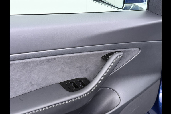 Tesla Model 3 SR+ 325PK LFP-Accu AutoPilot Leer Pano-Dak Adaptive Cruise Lmv 18" Camera's Elektr.-Stuur+Stoelen+Spiegels+Geheugen+Easy-Entry+V SOH 90% Ecc Navi Led DAB Voorverwarmen interieur via App Keyless One-Pedal-Drive Origineel Nederlandse Auto Slechts 26.700km!